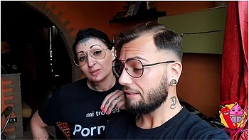 Lady Muffin And Tommy A Canaglia In After Shopping, He Puts Her On Sheep