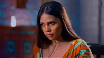 play with friend wife pussy while dinnet