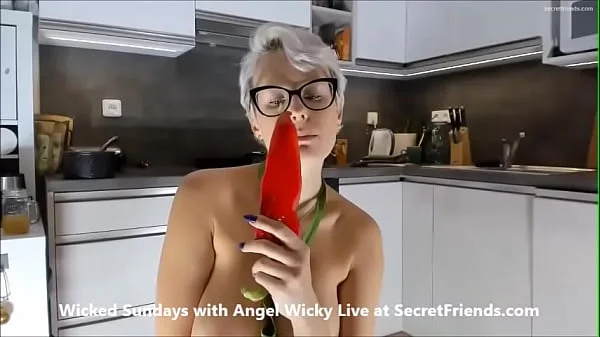 Food Porn with Angel Wicky live at SecretFriends