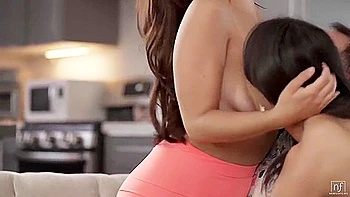 Kuleana And Eliza Ibarra Hot Threesome Sex