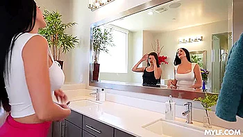 Never Have I Ever Fucked Leah Gotti - Leah Gotti & Violet Voss