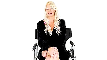 London River Big Poles Are Her Chores