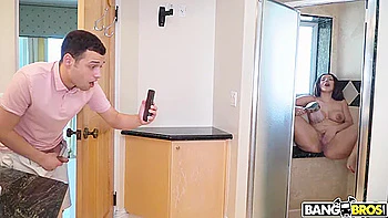 Valentina Jewels - Johnny The Horny Neighbor