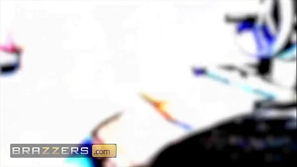 Hot Fucking Scenes From Blonde Busty Babe (Luna Star) - Brazzers