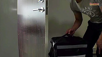 [gns-037] Fearless! Bento Delivery By Office Lady Targeted Day And Night Scene 6