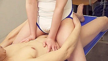 [huntb-392] Wait, No Im Going To Put It In! Just Rub It In And Hold On! The Beautiful Ace Of The Swimming Team Gets Fucked In The Clubroom Alone In Her Swimsuit! She Is The Ace Of The Very Popular Swimming Team In School! Scene 2