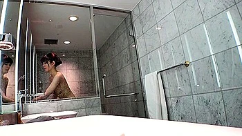 極エロボディの営業OLがGカップ巨乳を晒してホテルでローションエッチ