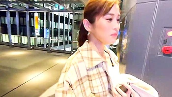 性欲が溜まりっぱなしの性欲ギャルが我慢できずに肉棒挿入