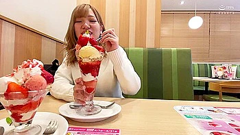 めちゃ可愛い金髪エロギャル女子が中年チンポを咥えてイチャラブセックス