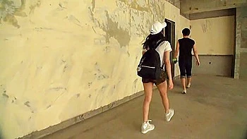 反則エロボディのSNS美女が下半身トレーニング