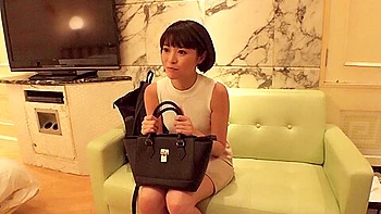 敏感過ぎてイキまくる軟体おさん。ガニ股で馬乗りスパイダー騎乗位