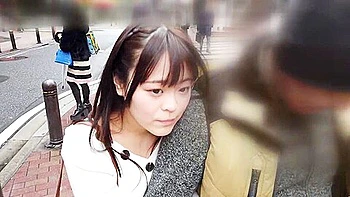 お椀型のFカップ巨乳がエロい美少女と生SEX