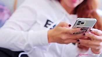 Behind The W- Squirt Queen Tiffany Watson And Comic Ryan Pownal - Katka Henesova