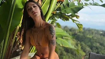 Beauty With A Big Ass Fucks Perfectly In A Jacuzzi