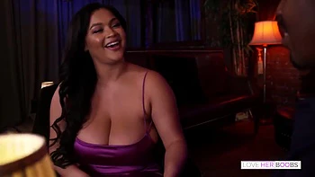 Isiah Maxwell And Ashlyn Peaks In Huge Tits Babe Fucked While People Are Watching