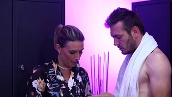 Kyara and Ashley, shared pleasure... - Jacquie et Michel TV