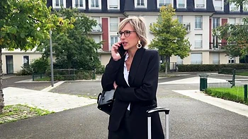 For Lexie, any experience is worth taking! - Jacquie et Michel TV