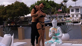 Outdoor To Indoor With Amateur And Sexy Pam Rodriguez