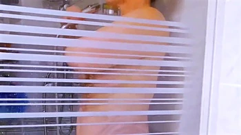 Phil, a seducer with dubious techniques - Jacquie et Michel TV