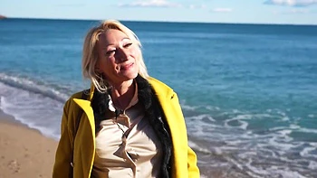 Oney, 23, a very cerebral young woman from Aix... - Jacquie et Michel TV