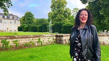 Kira, 32, rushes without pressure towards more hard... - Jacquie et Michel TV