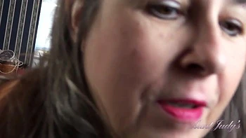 Grace Encourages You to Masturbate with Her