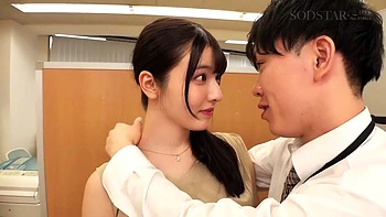 職場てもお構いなしにハレたらヤハい場所て涙目イラマ 年下部下を沼らせる喉奥性感帯のシコtキ女主任 彩月七緒