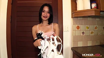 Dream Hottie Teen 18+ Takes Jizz On The First Day Of Work