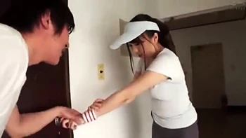 06338,A woman who is fucked and writhes in agony