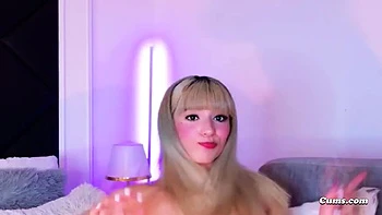 Cute Blonde Gets Horny on Cam
