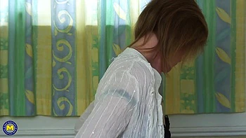 Skinny Mature Housewife Masturbates in Bed with Her Favorite Toy