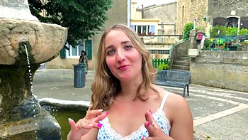 Sya, 33 years old, beautician in Besançon! - Jacquie et Michel TV