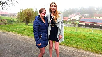 When HelloLimoon gets bored... - Jacquie et Michel TV