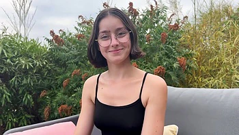 Kim and Kate, two different temperaments ... - Jacquie et Michel TV