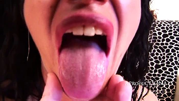 Cinthya Deep Throat Fist And Facial