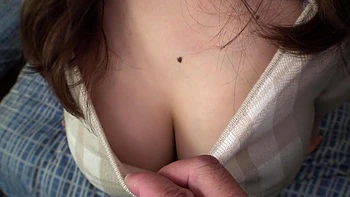 【神乳降臨祭！！！】爆乳美女から繰り出されるおち●ぽを突くたびに揺れる乳が堪らない！？バックで下からの眺めも絶景です！！ 【初撮り】ネットでAV応募→AV体験撮影 2463