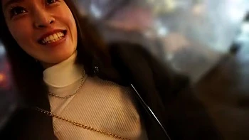 ノーブラの綺麗なお姉さんが乳首クリップで感じるラブラブエッチ