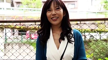 色気漂う艶やか美人妻が感度高まるハメ撮りエッチでオマンコ濡れる