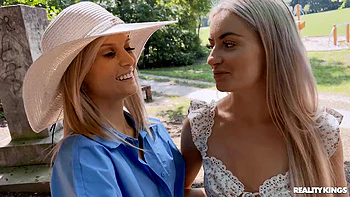 We Live Together - Roommates' Game