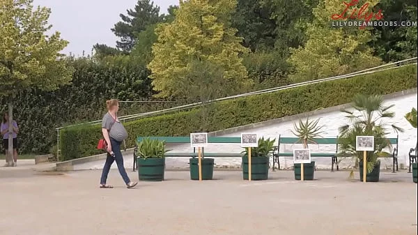 saggy tits no bra in public