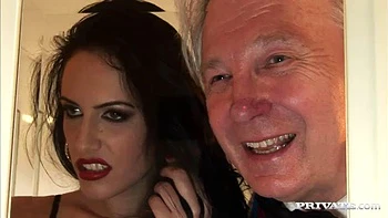 JADE SUMMERS: Big Ass, Babe  Lesbian Porn