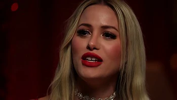 Soraya, 29y, financial advisor and atomic bomb! - Jacquie et Michel TV