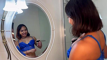 Soraya is hungry for new experiences! - Jacquie et Michel TV