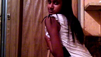 College Teen Fingering Her Desi Pussy - DesiPapa