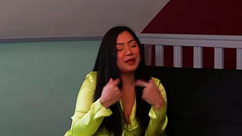 Kyara takes Emmy to total lust... - Jacquie et Michel TV