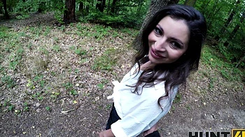 Couple fucked outdoors for some cash in forest