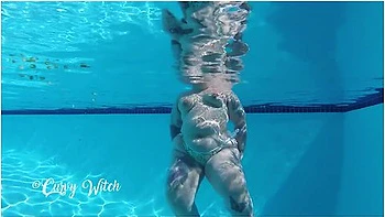 Huge Ass & Legs Slut In Bikini