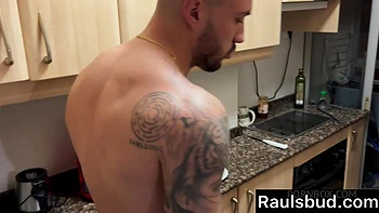 Jovencita Latina Recibe Una Dolorosa Doble Penetracion De Rauls Bud Y Brady Bud