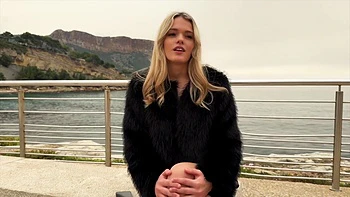 Lucy discovers the hidden side of William - Jacquie et Michel TV