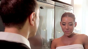 Mia masterfully domesticates three stallions! - Jacquie et Michel TV